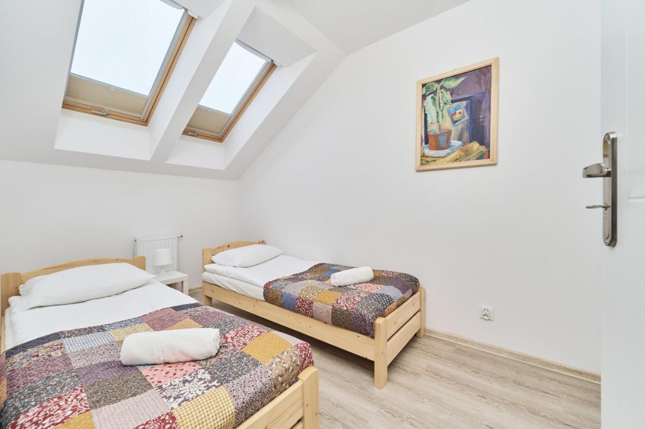 Drabika Balcony & Private Parking By Renters